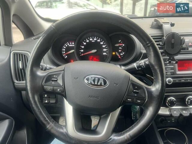 Серый Киа Рио, объемом двигателя 1.4 л и пробегом 51 тыс. км за 12000 $, фото 10 на Automoto.ua