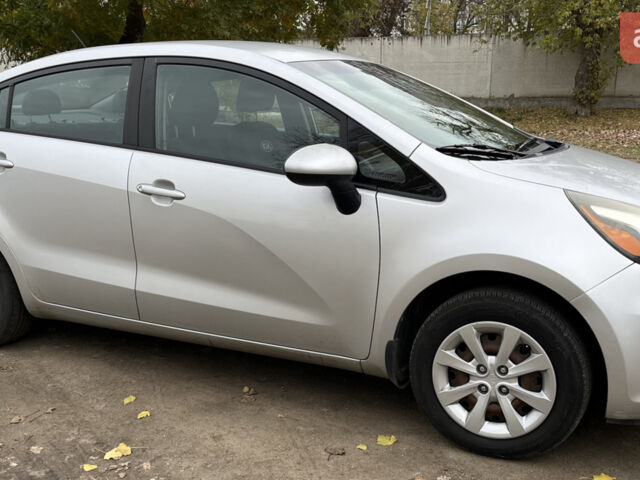 Сірий Кіа Ріо, об'ємом двигуна 1.59 л та пробігом 219 тис. км за 7600 $, фото 4 на Automoto.ua