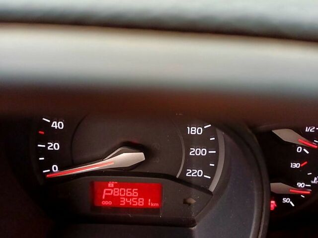 Серый Киа Рио, объемом двигателя 1.4 л и пробегом 35 тыс. км за 12000 $, фото 13 на Automoto.ua