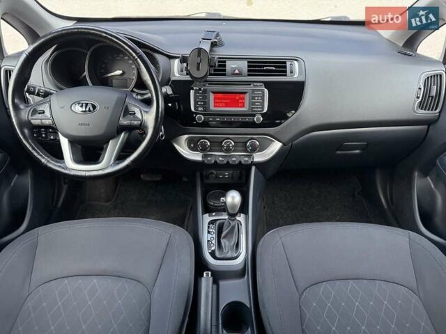 Серый Киа Рио, объемом двигателя 1.4 л и пробегом 46 тыс. км за 11400 $, фото 2 на Automoto.ua
