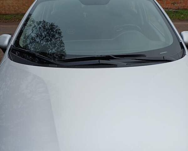 Серый Киа Рио, объемом двигателя 1.4 л и пробегом 35 тыс. км за 11000 $, фото 5 на Automoto.ua