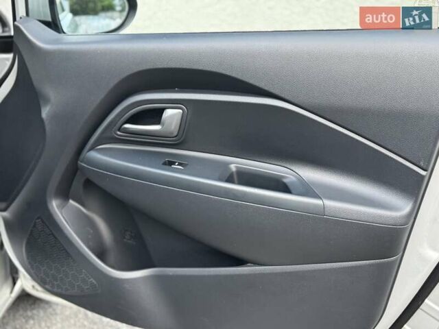 Серый Киа Рио, объемом двигателя 1.4 л и пробегом 46 тыс. км за 11400 $, фото 60 на Automoto.ua