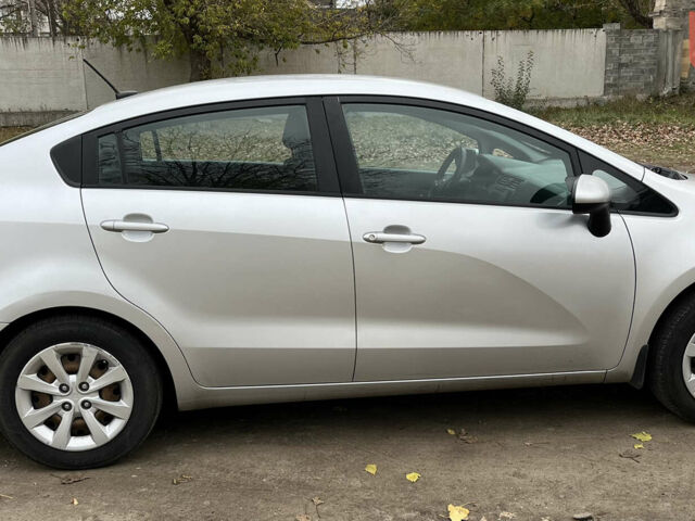 Серый Киа Рио, объемом двигателя 1.59 л и пробегом 219 тыс. км за 7600 $, фото 5 на Automoto.ua