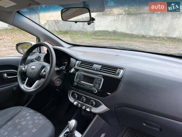 Серый Киа Рио, объемом двигателя 1.59 л и пробегом 219 тыс. км за 7600 $, фото 17 на Automoto.ua