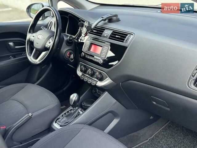 Серый Киа Рио, объемом двигателя 1.4 л и пробегом 46 тыс. км за 11400 $, фото 63 на Automoto.ua