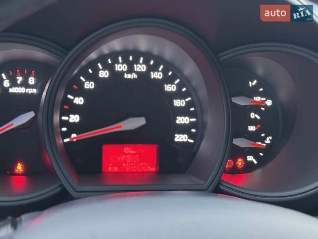 Серый Киа Рио, объемом двигателя 1.4 л и пробегом 46 тыс. км за 11400 $, фото 13 на Automoto.ua