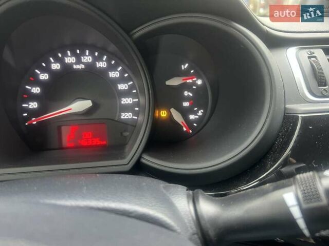 Серый Киа Рио, объемом двигателя 1.4 л и пробегом 51 тыс. км за 12000 $, фото 7 на Automoto.ua