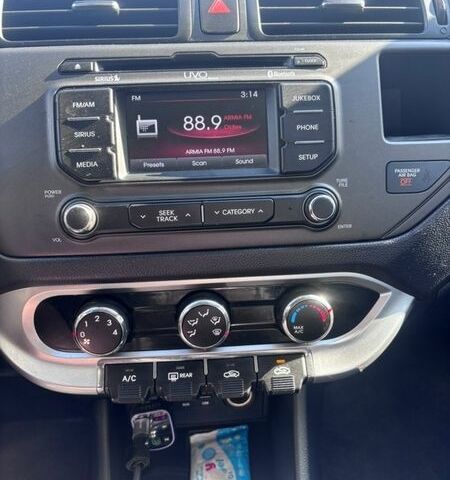 Серый Киа Рио, объемом двигателя 1.59 л и пробегом 127 тыс. км за 7500 $, фото 18 на Automoto.ua