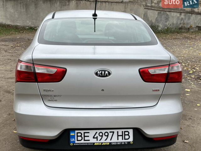 Серый Киа Рио, объемом двигателя 1.59 л и пробегом 219 тыс. км за 7600 $, фото 8 на Automoto.ua