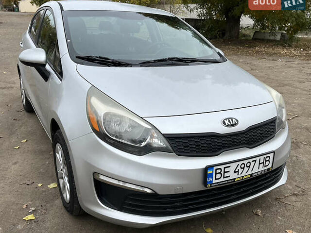 Серый Киа Рио, объемом двигателя 1.59 л и пробегом 219 тыс. км за 8000 $, фото 2 на Automoto.ua