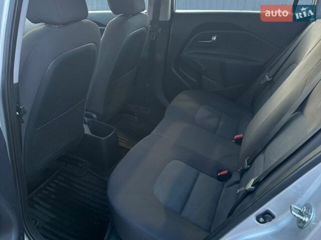 Сірий Кіа Ріо, об'ємом двигуна 1.59 л та пробігом 195 тис. км за 6300 $, фото 3 на Automoto.ua