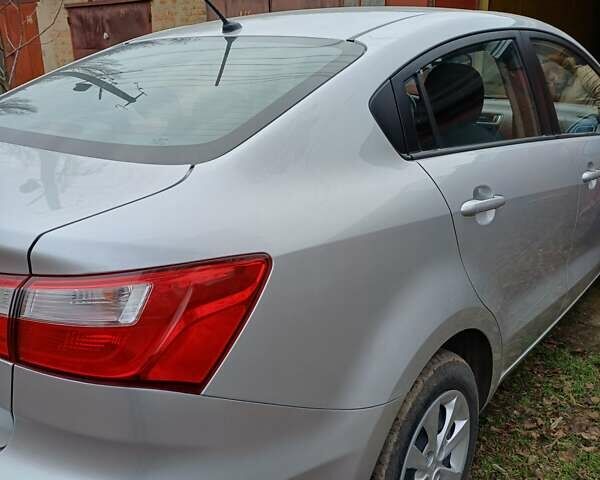 Серый Киа Рио, объемом двигателя 1.4 л и пробегом 35 тыс. км за 11000 $, фото 4 на Automoto.ua