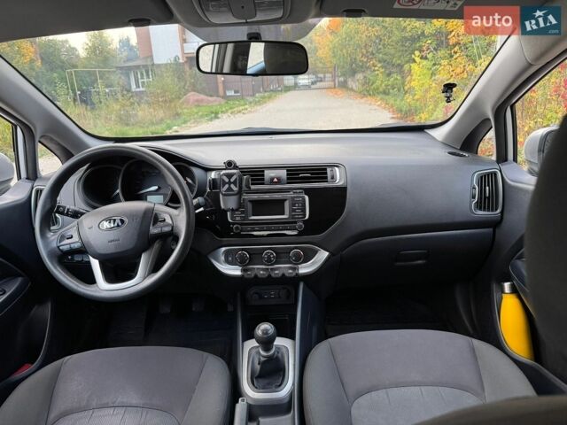 Серый Киа Рио, объемом двигателя 1.25 л и пробегом 84 тыс. км за 10500 $, фото 3 на Automoto.ua