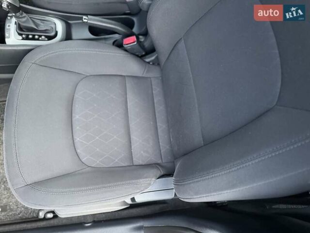 Серый Киа Рио, объемом двигателя 1.4 л и пробегом 46 тыс. км за 11400 $, фото 49 на Automoto.ua