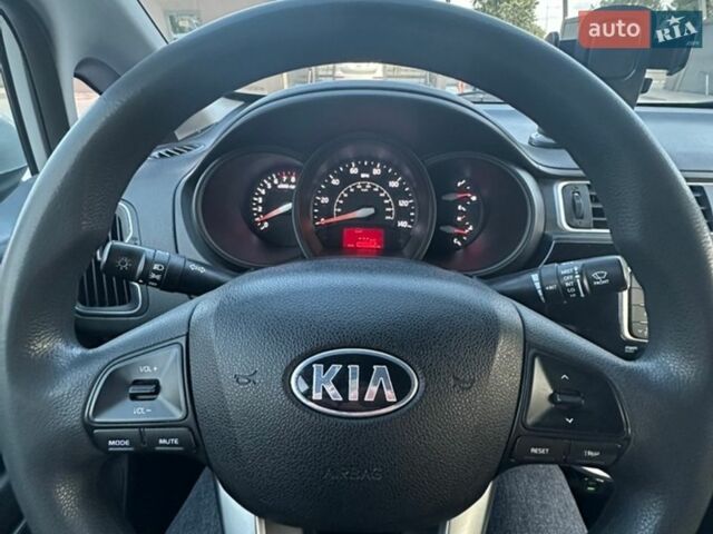 Сірий Кіа Ріо, об'ємом двигуна 1.59 л та пробігом 195 тис. км за 6300 $, фото 7 на Automoto.ua