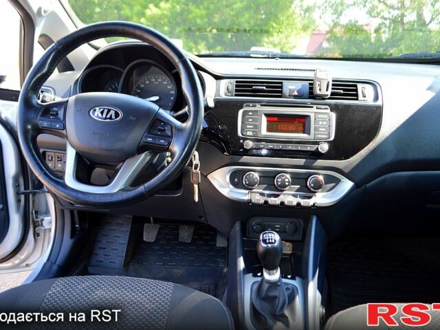 Сірий Кіа Ріо, об'ємом двигуна 1.4 л та пробігом 104 тис. км за 9000 $, фото 5 на Automoto.ua