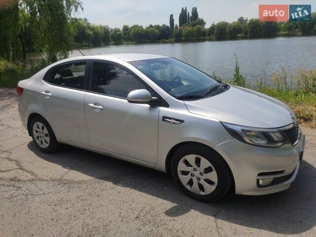 Сірий Кіа Ріо, об'ємом двигуна 1.4 л та пробігом 154 тис. км за 8500 $, фото 9 на Automoto.ua