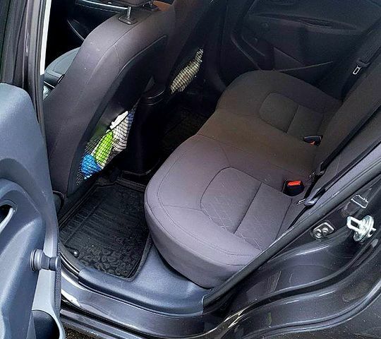Сірий Кіа Ріо, об'ємом двигуна 1.4 л та пробігом 0 тис. км за 8950 $, фото 5 на Automoto.ua