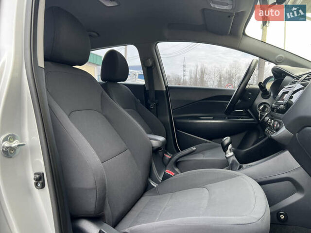 Сірий Кіа Ріо, об'ємом двигуна 1.4 л та пробігом 143 тис. км за 8999 $, фото 12 на Automoto.ua