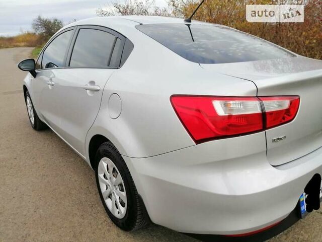 Серый Киа Рио, объемом двигателя 1.4 л и пробегом 138 тыс. км за 10500 $, фото 3 на Automoto.ua