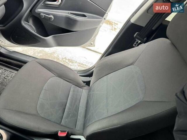 Серый Киа Рио, объемом двигателя 1.59 л и пробегом 88 тыс. км за 8499 $, фото 31 на Automoto.ua