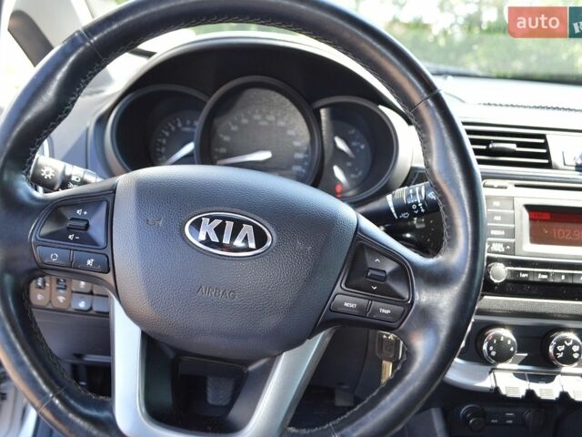 Серый Киа Рио, объемом двигателя 1.4 л и пробегом 104 тыс. км за 7800 $, фото 33 на Automoto.ua