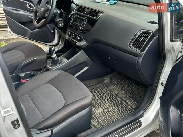 Серый Киа Рио, объемом двигателя 1.59 л и пробегом 91 тыс. км за 8700 $, фото 8 на Automoto.ua