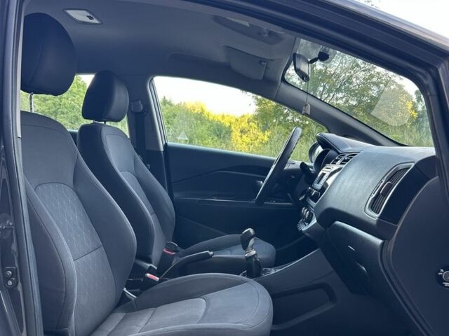 Серый Киа Рио, объемом двигателя 1.4 л и пробегом 164 тыс. км за 7999 $, фото 19 на Automoto.ua
