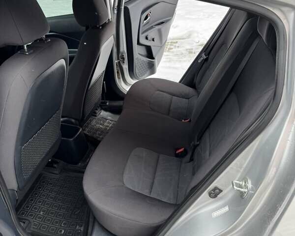 Серый Киа Рио, объемом двигателя 1.59 л и пробегом 88 тыс. км за 8499 $, фото 24 на Automoto.ua