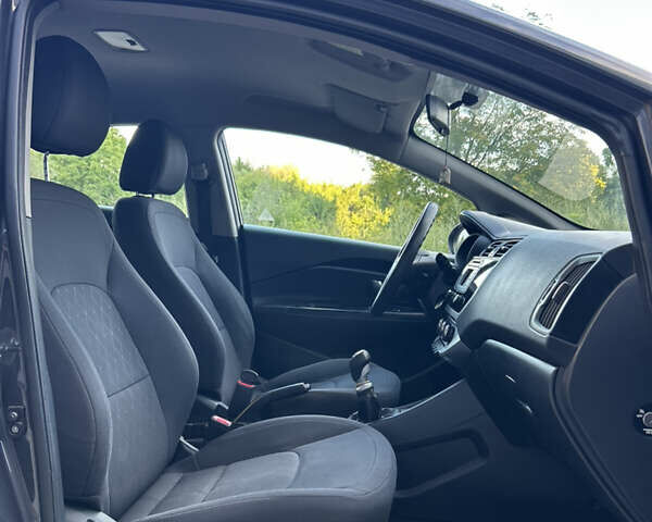 Серый Киа Рио, объемом двигателя 1.4 л и пробегом 165 тыс. км за 7800 $, фото 32 на Automoto.ua