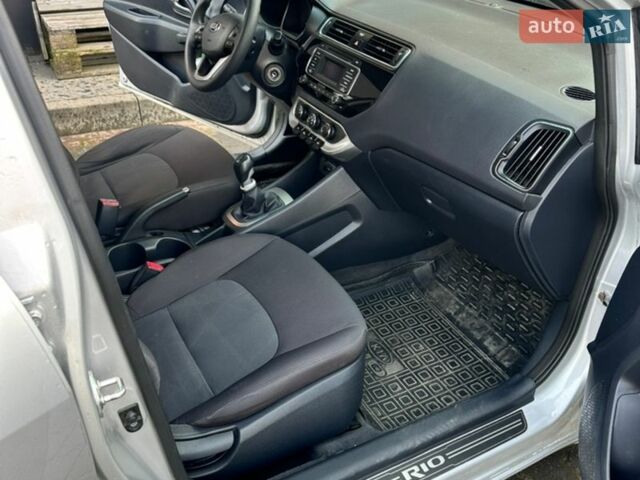 Серый Киа Рио, объемом двигателя 1.6 л и пробегом 90 тыс. км за 8300 $, фото 5 на Automoto.ua