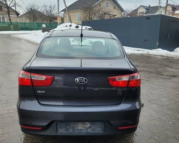 Сірий Кіа Ріо, об'ємом двигуна 1.4 л та пробігом 190 тис. км за 7750 $, фото 4 на Automoto.ua