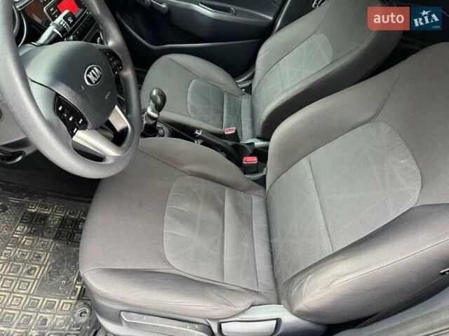 Серый Киа Рио, объемом двигателя 1.59 л и пробегом 88 тыс. км за 8499 $, фото 28 на Automoto.ua