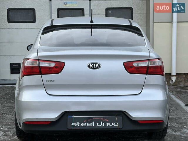Сірий Кіа Ріо, об'ємом двигуна 1.4 л та пробігом 143 тис. км за 8999 $, фото 4 на Automoto.ua