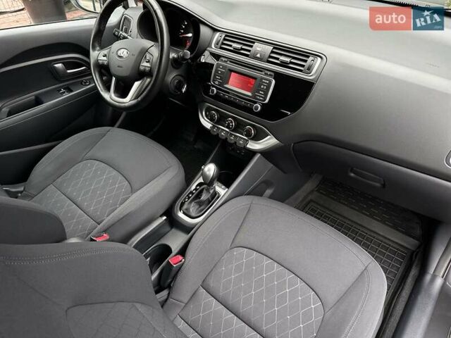 Сірий Кіа Ріо, об'ємом двигуна 1.4 л та пробігом 14 тис. км за 12990 $, фото 41 на Automoto.ua