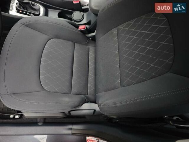 Серый Киа Рио, объемом двигателя 1.4 л и пробегом 14 тыс. км за 13900 $, фото 48 на Automoto.ua