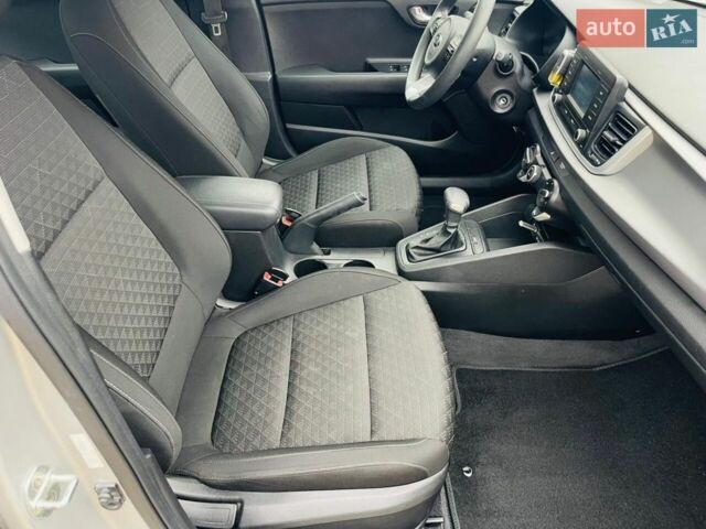 Серый Киа Рио, объемом двигателя 1.59 л и пробегом 70 тыс. км за 11350 $, фото 6 на Automoto.ua