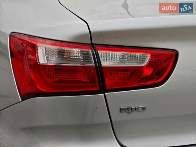 Сірий Кіа Ріо, об'ємом двигуна 1.2 л та пробігом 83 тис. км за 8490 $, фото 7 на Automoto.ua