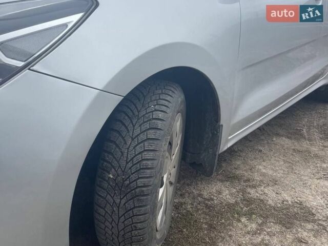 Серый Киа Рио, объемом двигателя 1.59 л и пробегом 81 тыс. км за 10000 $, фото 16 на Automoto.ua