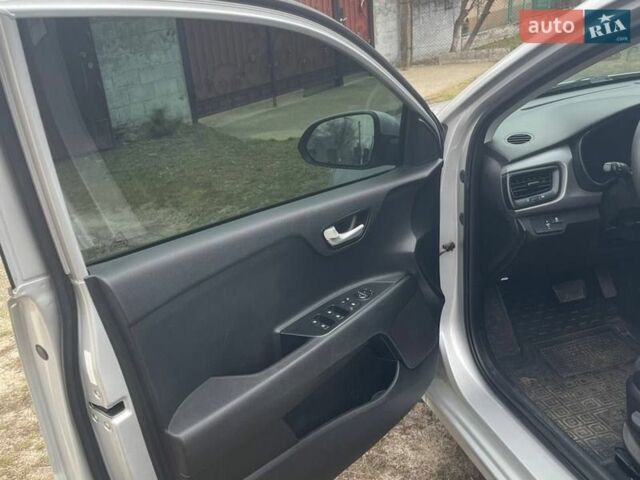 Серый Киа Рио, объемом двигателя 1.59 л и пробегом 81 тыс. км за 10000 $, фото 38 на Automoto.ua