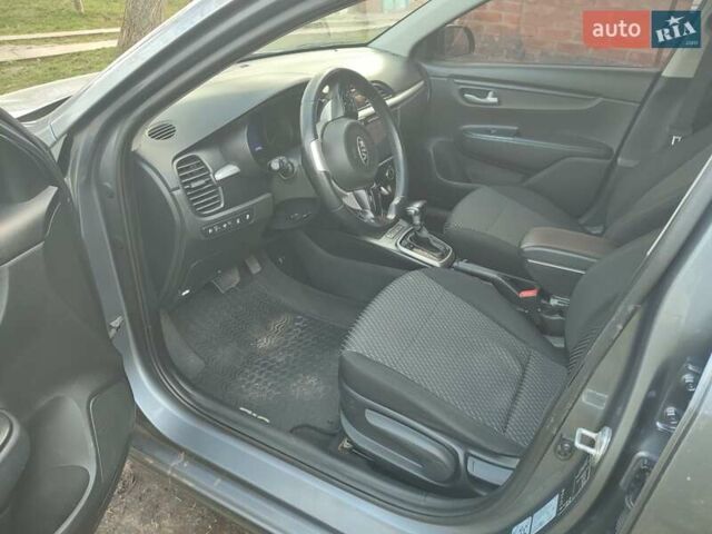 Сірий Кіа Ріо, об'ємом двигуна 1.59 л та пробігом 140 тис. км за 11000 $, фото 9 на Automoto.ua