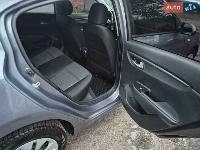Сірий Кіа Ріо, об'ємом двигуна 1.6 л та пробігом 140 тис. км за 11900 $, фото 24 на Automoto.ua