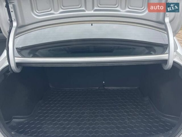 Серый Киа Рио, объемом двигателя 1.59 л и пробегом 81 тыс. км за 10000 $, фото 47 на Automoto.ua