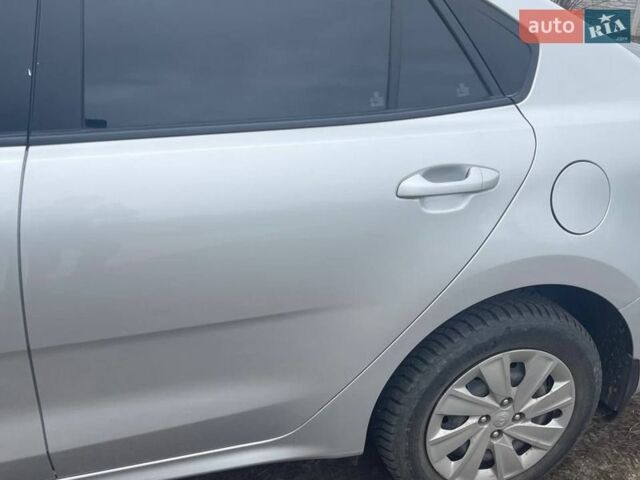Серый Киа Рио, объемом двигателя 1.59 л и пробегом 81 тыс. км за 10000 $, фото 20 на Automoto.ua