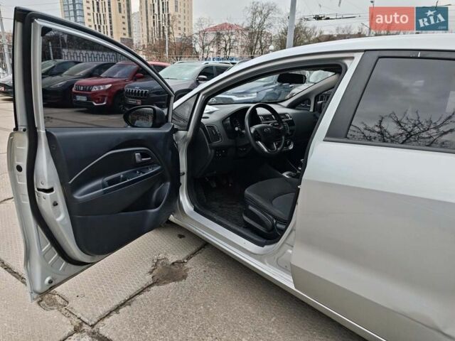 Серый Киа Рио, объемом двигателя 1.2 л и пробегом 83 тыс. км за 8390 $, фото 16 на Automoto.ua