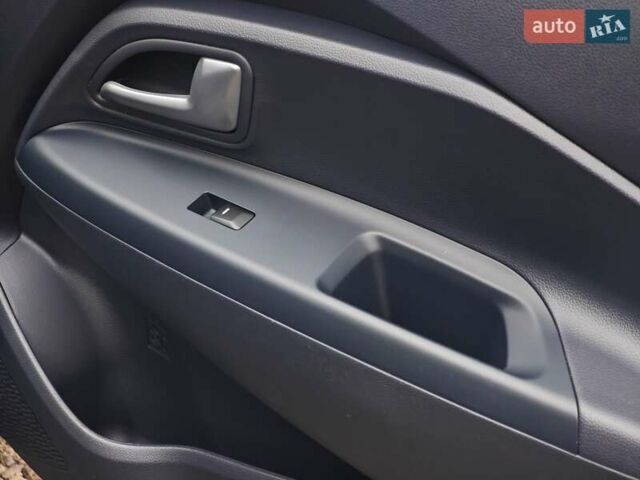Серый Киа Рио, объемом двигателя 1.4 л и пробегом 14 тыс. км за 13900 $, фото 54 на Automoto.ua