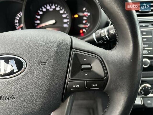 Сірий Кіа Ріо, об'ємом двигуна 1.4 л та пробігом 14 тис. км за 12990 $, фото 32 на Automoto.ua