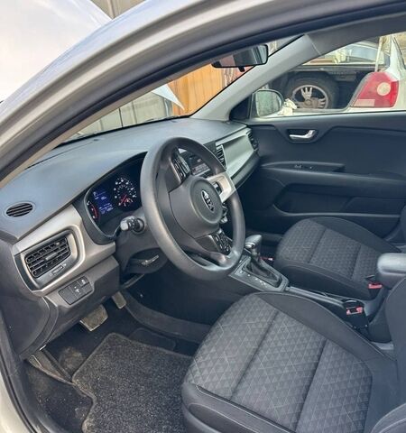 Серый Киа Рио, объемом двигателя 1.59 л и пробегом 70 тыс. км за 11500 $, фото 1 на Automoto.ua
