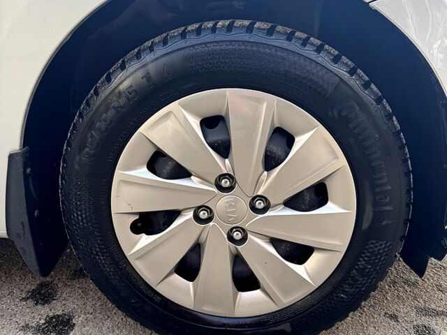 Серый Киа Рио, объемом двигателя 1.6 л и пробегом 81 тыс. км за 10000 $, фото 9 на Automoto.ua