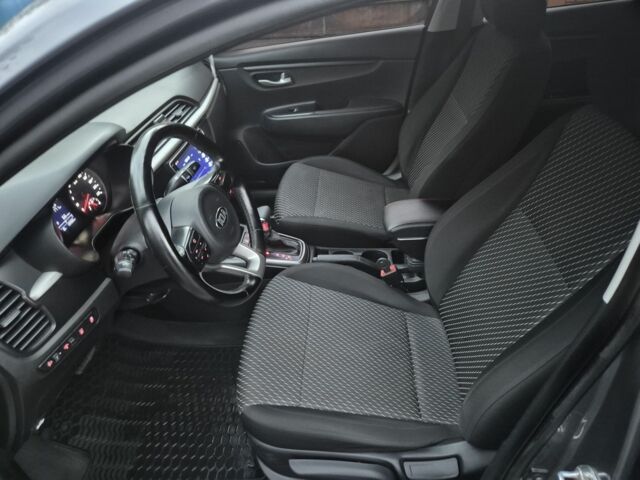 Сірий Кіа Ріо, об'ємом двигуна 1.6 л та пробігом 140 тис. км за 11850 $, фото 5 на Automoto.ua